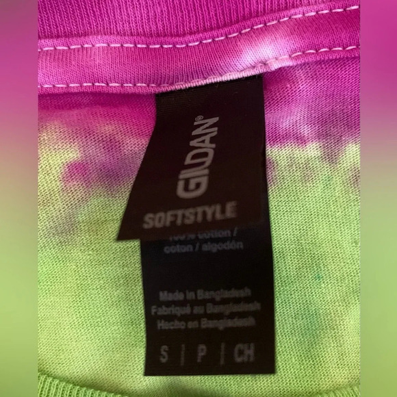 NEW Unisex GILDAN Soft Style Heart Pattern Tie Dye T-Shirt Various Sizes - Picture 6 of 7